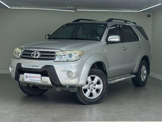 TOYOTA HILUX SW4 2.7 SR 4X2 16V GASOLINA 4P AUTOMÁTICO
